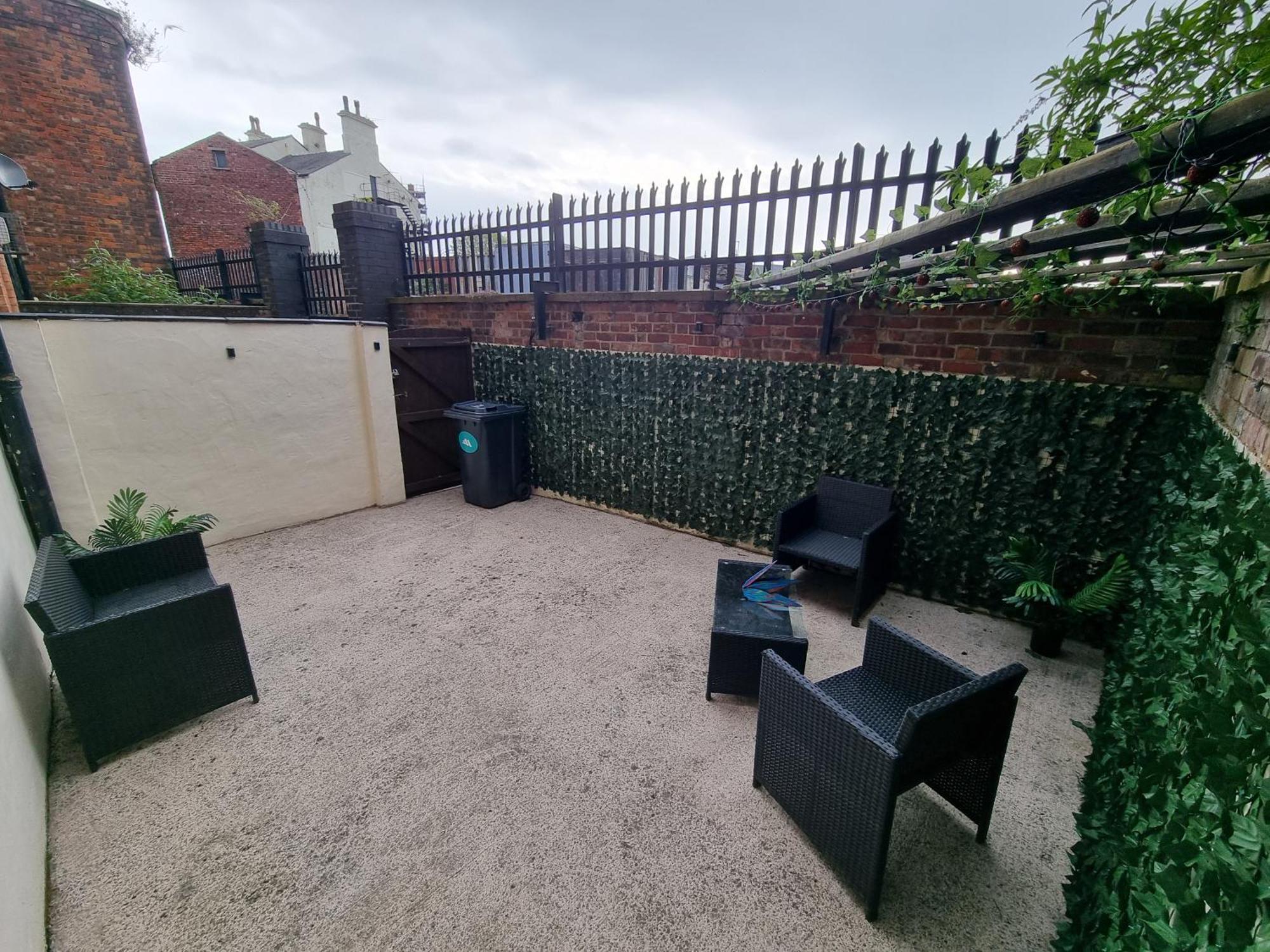 Spacious 2 Bed Appartment Next To Bae With Spa Bath Barrow-in-Furness Eksteriør billede