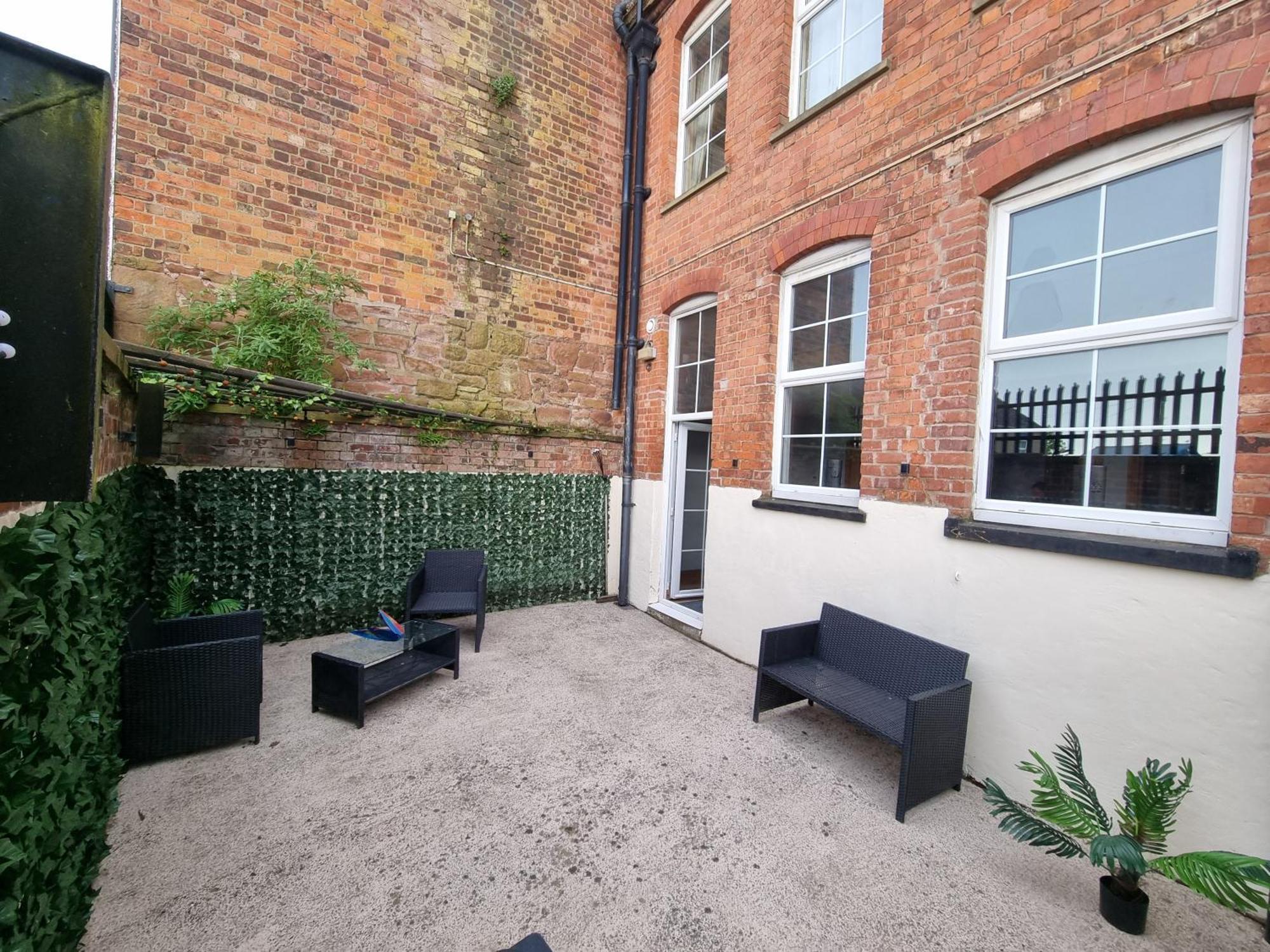 Spacious 2 Bed Appartment Next To Bae With Spa Bath Barrow-in-Furness Eksteriør billede